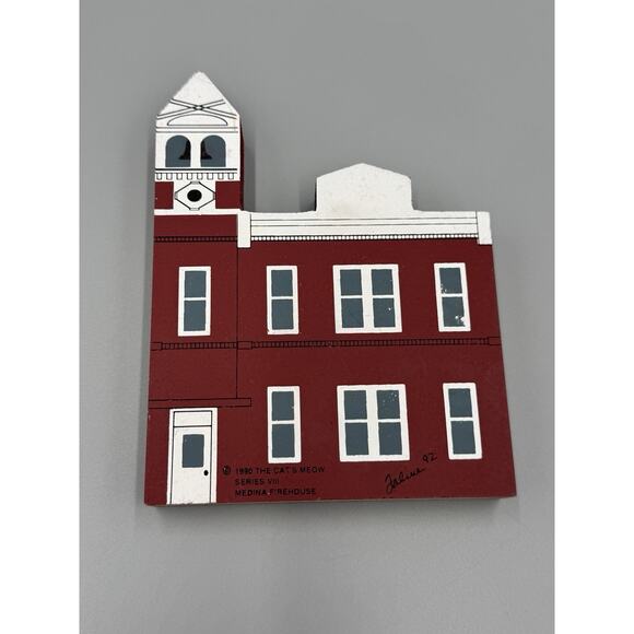 1992 The Cats Meow Medina Firehouse Series VIII Shelf Sitter Decor - Picture 2 of 6